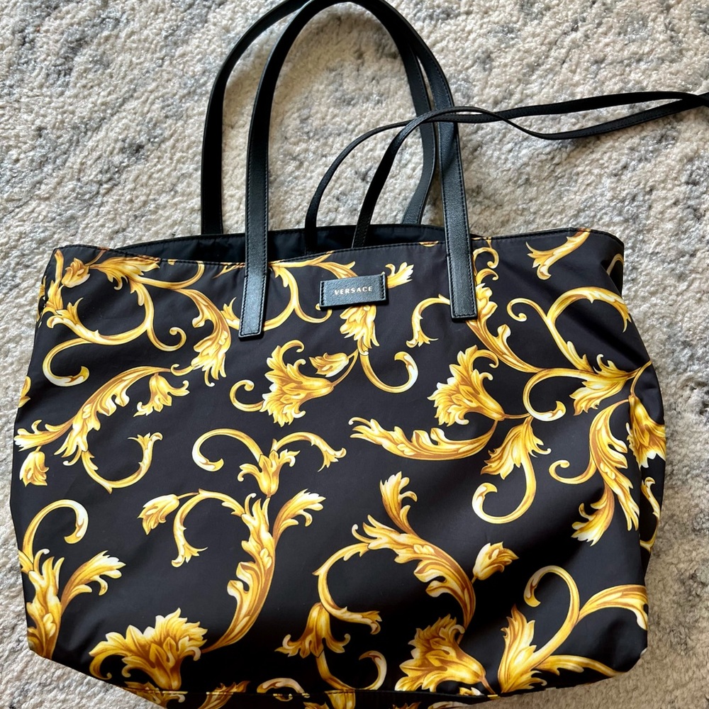 🖤VERSACE Nylon Baroque Print Tote Black💛